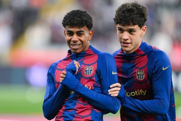 Deco wants to build Barcelona's future with La Masia | Barca Universal
