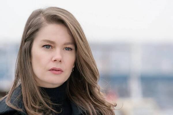 Camdaki Kız - Episode 17 - Z filmu - Burcu Biricik