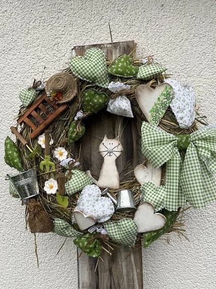 DIY Fabric Wreath