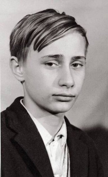 Slavné osobnosti zamlada! Poznáte 15 známých lidí, když ještě na tváři neměli vrásky?