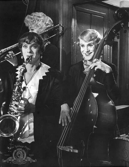 Tony Curtis and Jack Lemmon in Nekdo to rád horké (1959)