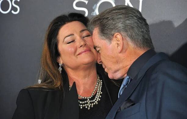 Brosnan se netají tím, že svou manželku zbožňuje po všech stránkách a dodnes spolu pravidelně chodí na romantická rande.