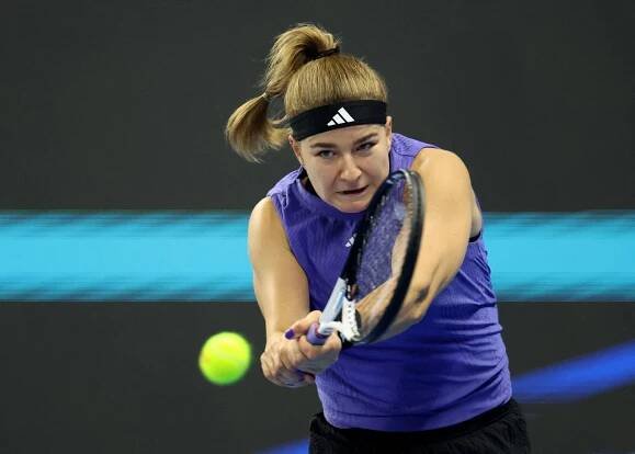 Muchová - Kalinská 2:6, 6:2, 6:3. Češka dokonala velký obrat a je v semifinále