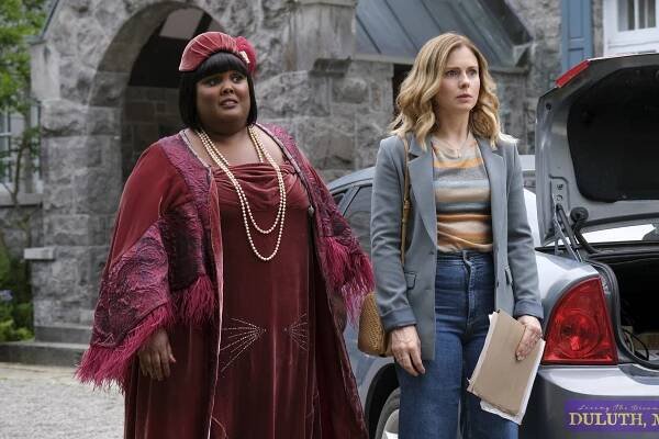 Ghosts - Alberta's Podcast - Z filmu - Danielle Pinnock, Rose McIver