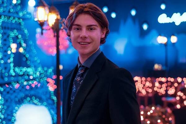 Carson MacCormac as Zach in 'My Life with the Walter Boys'