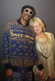 November 29, 2023, New York, NY, USA: SNOOP DOGG and MARTHA STEWART attend the 2023 Footwear News Achievement Awards.Cipriani South Street, NYC.November 29, 2023.Photo by
