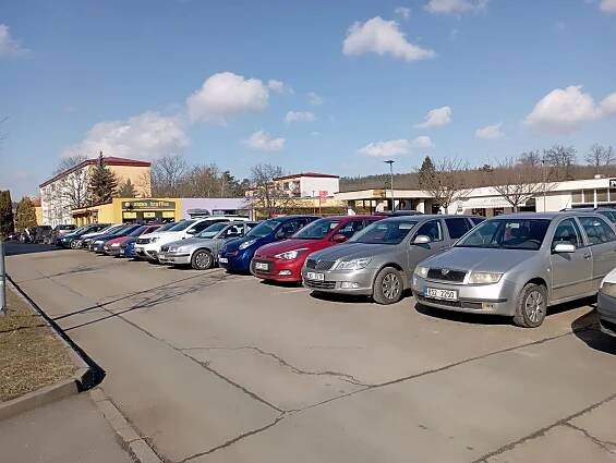 Fotogalerie • Parkoviště Družstevní (Parkoviště) • Mapy.com