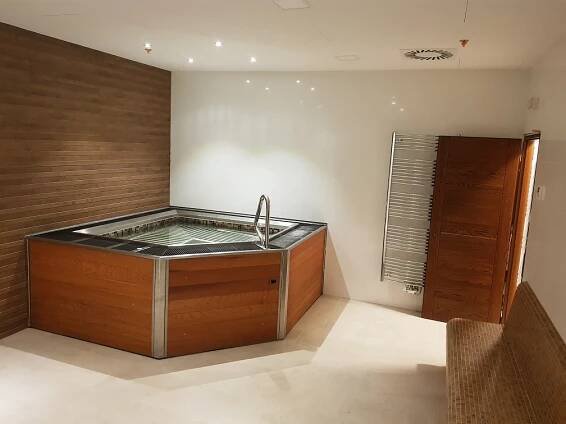 Reference – 4 SPA | Bazény, Sauny, Vířivky Karlovy Vary