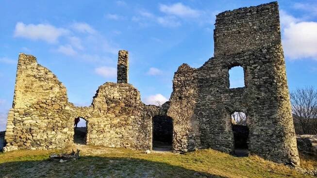 Zřícenina hradu Brníčko | TuristickaMapa.cz