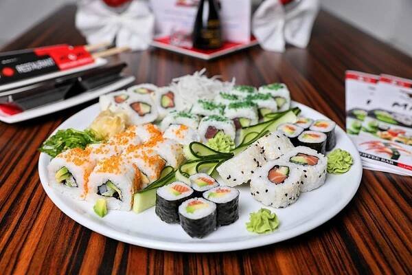 Skvělé sushi sety z čerstvých a kvalitních surovin v restauraci Miomi Sushi, Olomouc | SlevaDne