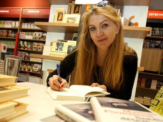 OBRAZEM: Martina Formanová křtila pátou knihu