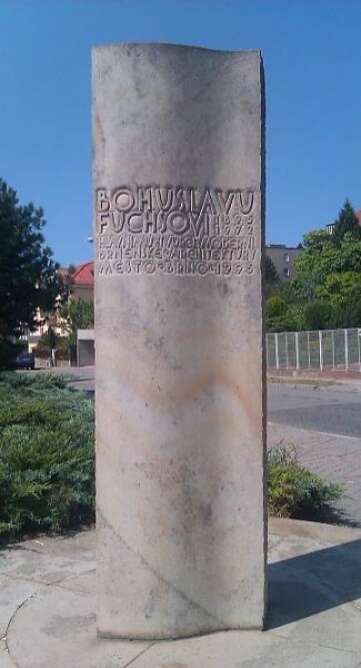 Soubor:Památník Bohuslava Fuchse v Brně.jpg – Wikipedie