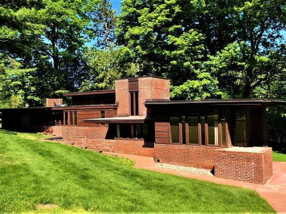 Frank Lloyd Wright Usonian Asks $425K in Wisconsin