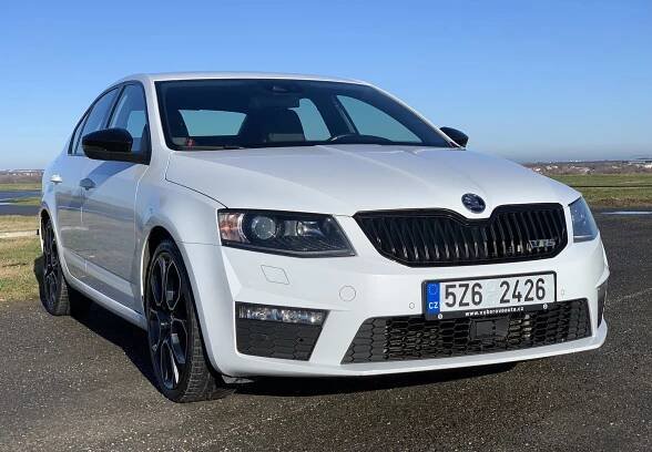 Škoda Octavia 3 RS Liftback 2.0 TSI 169 kW DSG/Canton/2016/R19 - Výběrová auta