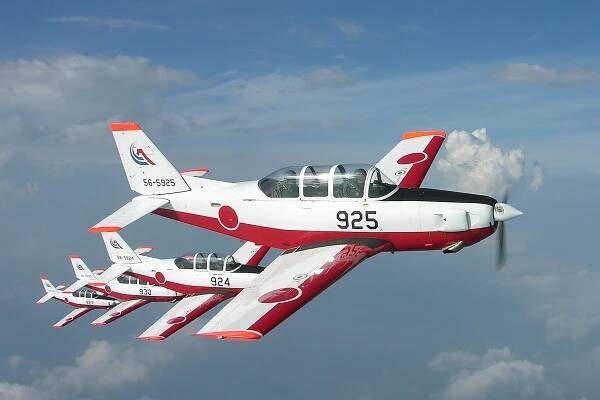Soubor:JASDF Fuji T-7 (5).jpg