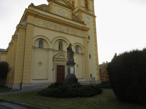 Socha svatého Metoděje na Návsi Svobody v Olomouci Holicích 