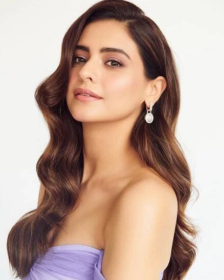 Aamna Shariff – Forehead, Skin, Lip, Chin, Eyebrow, Eyela…