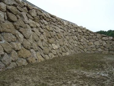 Natursteinmauern - Naturstein in allen Varianten - Naturstein Konglomerat