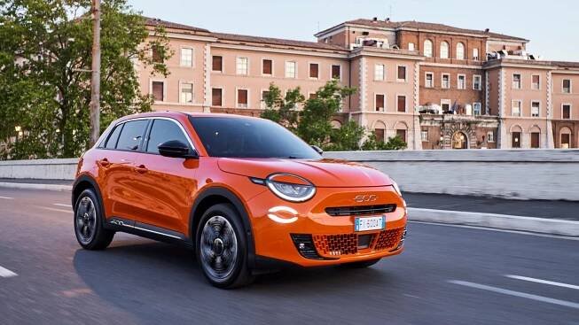 Fiat v roce 2024: Konec klasické 500, 600 s normálním motorem i dostupný elektromobil