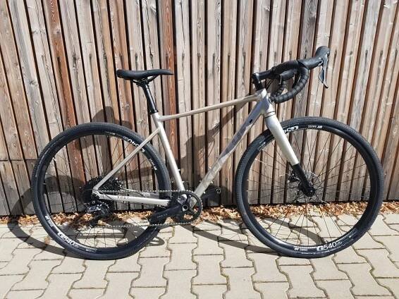Kellys Soot X70 - velikosti S,M,L za 30 990 Kč