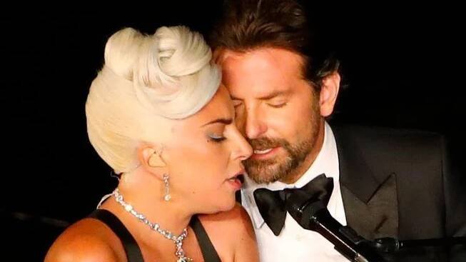 Lady Gaga a Bradley Cooper předvedli na Oscarech dojemný duet. Zpěvačka tak oslavila ocenění za nejlepší píseň