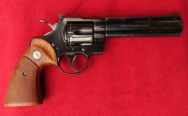 Revolver Colt Python - Sběratelské zbraně