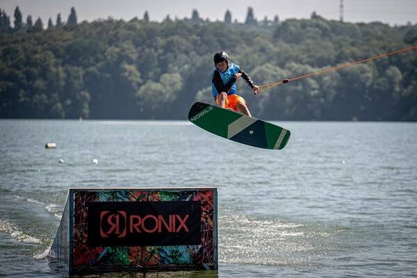 Wakeboardingová show a závody na Těrlické přehradě. Zábava a adrenalin