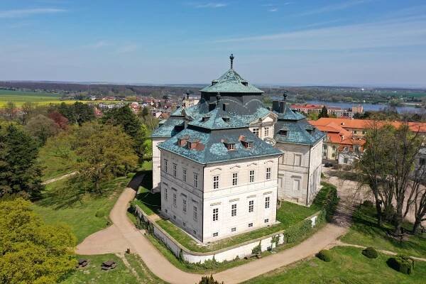 Zámek Karlova Koruna, Chlumec nad Cidlinou - Zámky - Hradecko - Chlumec nad Cidlinou