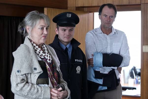 Kapitán Exner - Osamělý mrtvý muž – 2. část - Film - Johanna Tesařová, Marian Roden