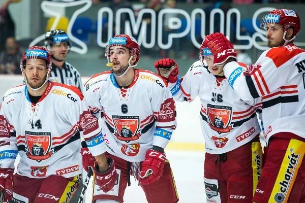Proč je Hradec dál než Dynamo?