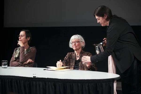 Soubor:Yvonne Rainer and Joan Jonas and Ute (4518929754).jpg