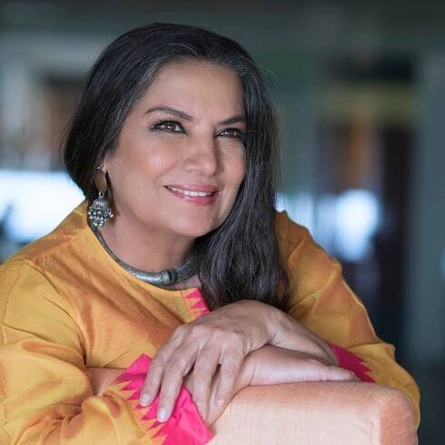   Shabana Azmi   (Parveen) 