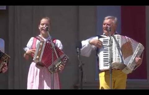 FAMILY HARMONIKA POSPÍŠIL z Plzeňska, č.1 - IV. ročník Krojovaných slavností, Senát Praha