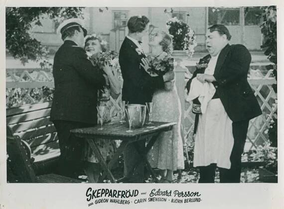 Gideon Wahlberg, Doris Nelson, Björn Berglund, Birgit Sergelius, Edvard Persson - Två hjärtan och en skuta - Fotosky
