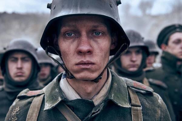 All Silent on the Frontline: 5 Fakta o uznávaném válečném filmu dostupném na Netflixu