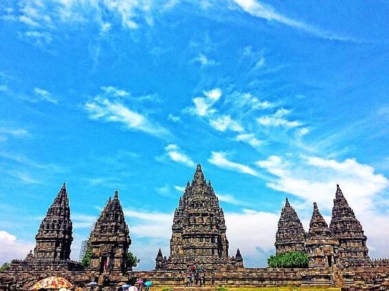 Candi Prambanan via amwdw - Napak Tilas ke 6 Candi yang Hits di Yogyakarta