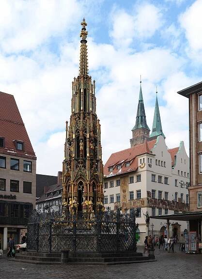 Soubor:Nuernberg-schoener-Brunnen-gp.jpg – Wikipedie