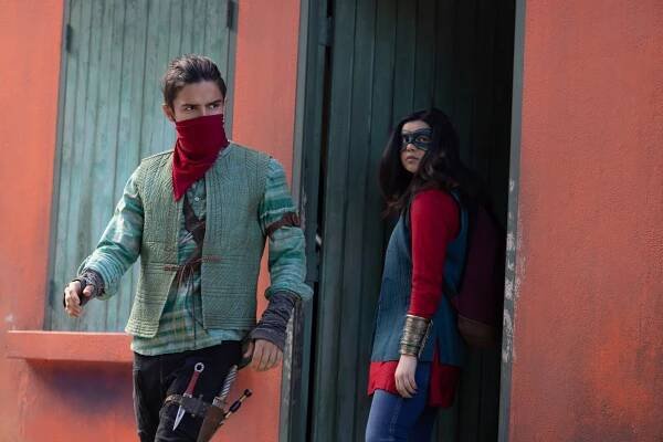 Aramis Knight, Iman Vellani - Ms. Marvel - Dýky z Karáčí - Z filmu