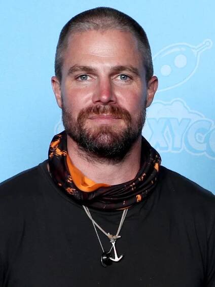Stephen Amell – Wikipedia
