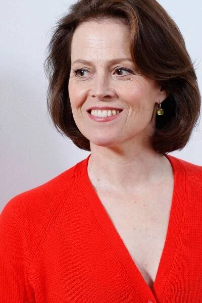 Sigourney Weaver In Red Wallpaper