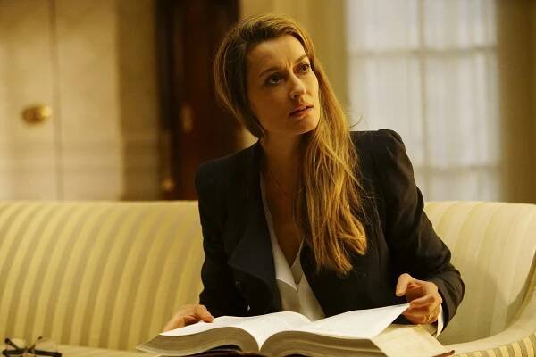 Prezident v pořadí - Pilotní díl - Z filmu - Natascha McElhone