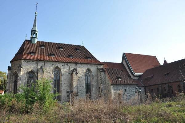 Soubor:Anežský-klášter2011.jpg – Wikipedie