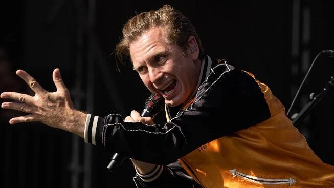 Franz Ferdinand At Glastonbury 2025 Review: Peter Capaldi joins noughties art-rockers for consummate Worthy Farm set