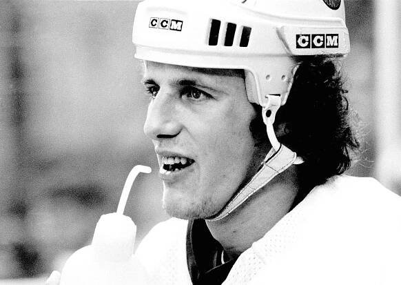 Mike Bossy, Hall of Famer on Champion Islander Teams, Dies at 65
