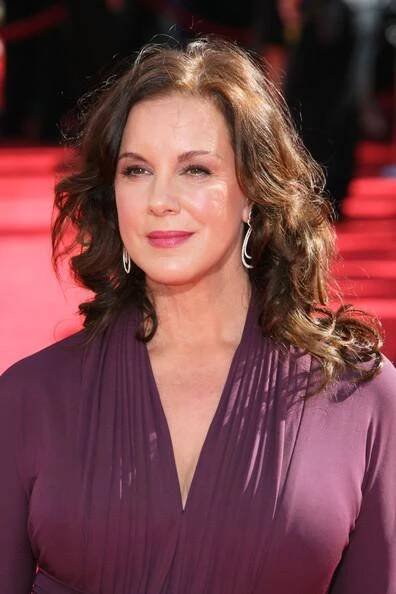 Elizabeth Perkins fotka