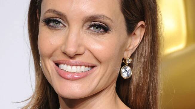 What is Bell's palsy and which celebrities have suffered from facial paralysis? From Angelina Jolie to Scarlett Moffatt