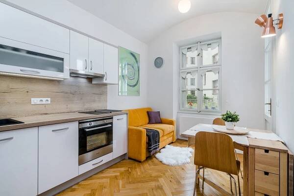 Byt 2+kk na pronájem, Kaprova 8, Praha 1