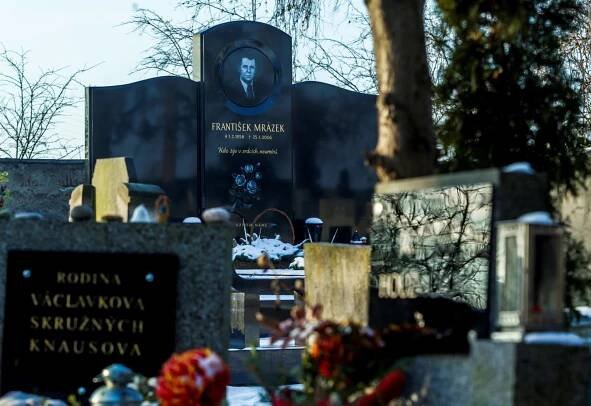 František Mrázek byl pohřben v Českém Brodě