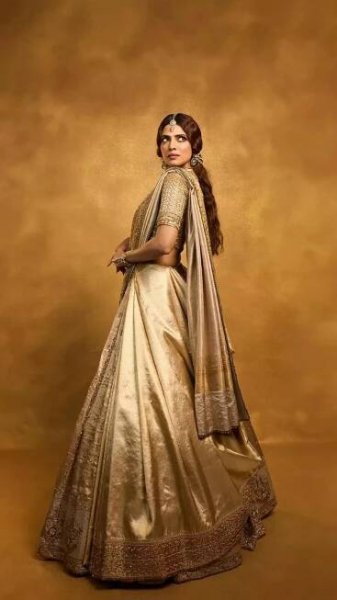 Malavika Mohanan Effortlessly Masters Festival Fashion Looks
