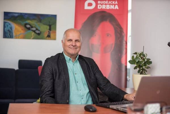 Jiří Šesták chce jihočeským podnikatelům otevřít dveře v zahraničí. Odpovídal ale i na další dotazy čtenářů Budějcké Drbny